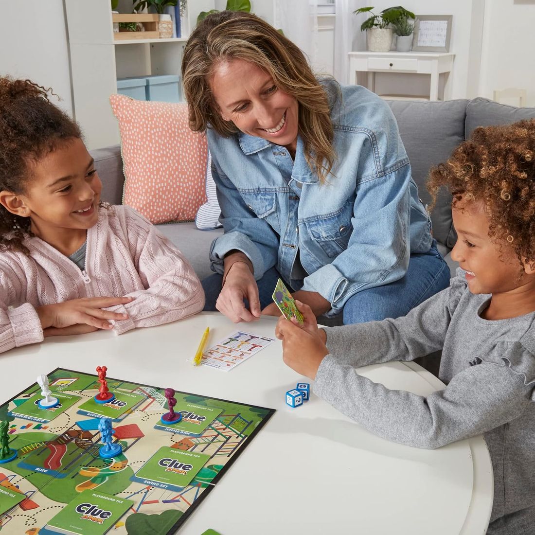 Clue Junior: 2 Games in 1 Board Game, view 5
