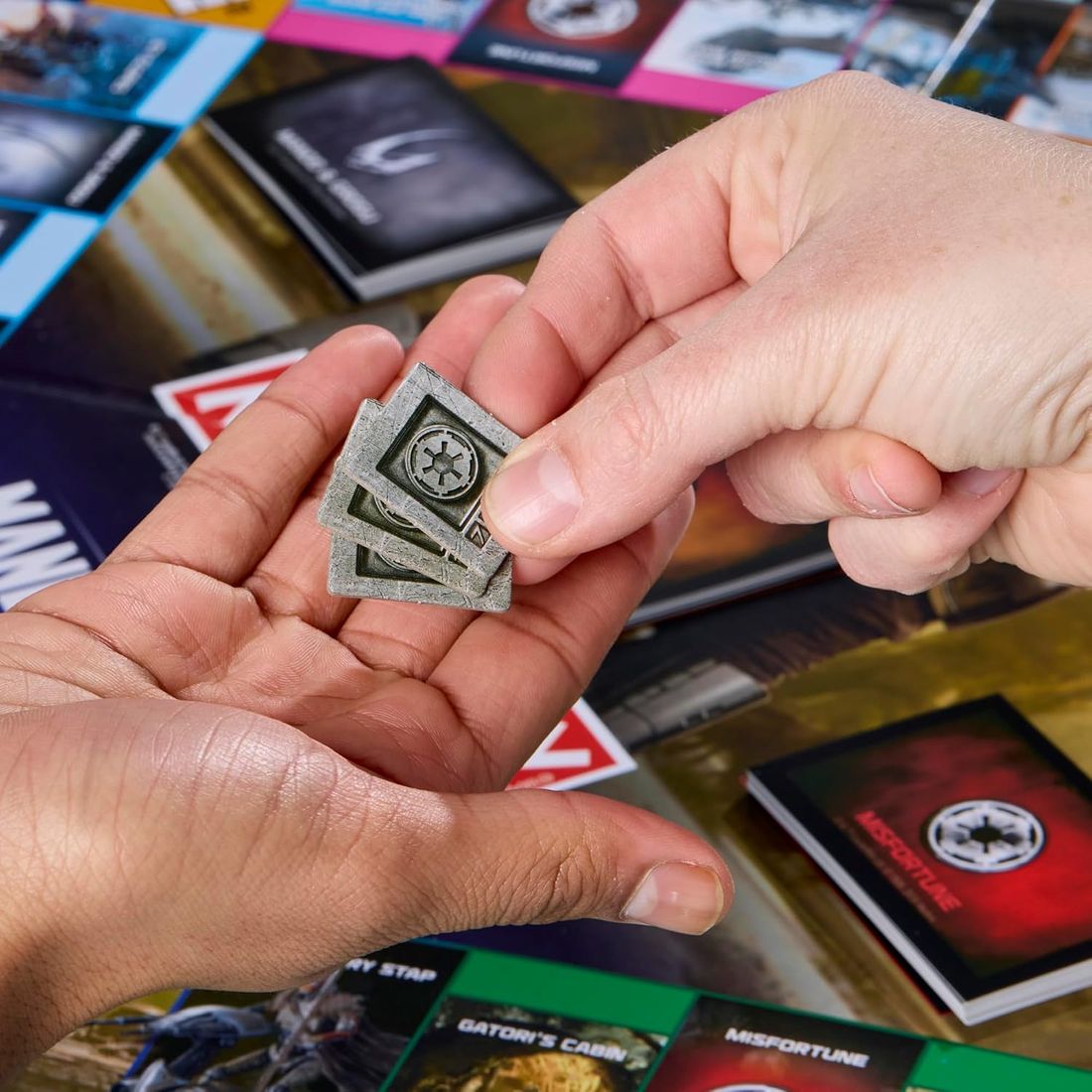 Monopoly: Star Wars The Mandalorian and Grogu Edition, view 5